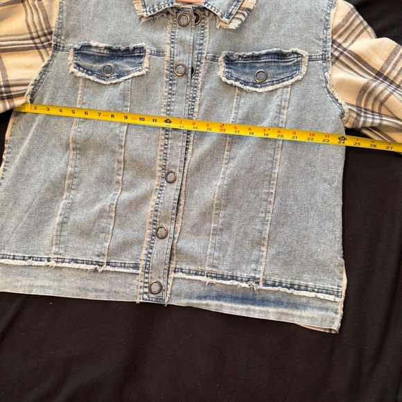 BiBi Women's lightweight denim with light soft plaid flannel sleeves shacket - Picture 7 of 16